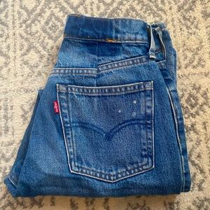 Levi’s distressed ankle jeans